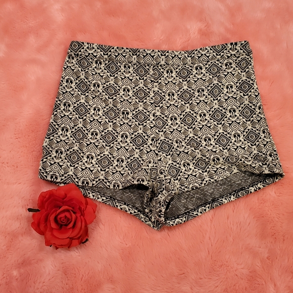 LA HEARTS aztec shorts - Picture 2 of 7